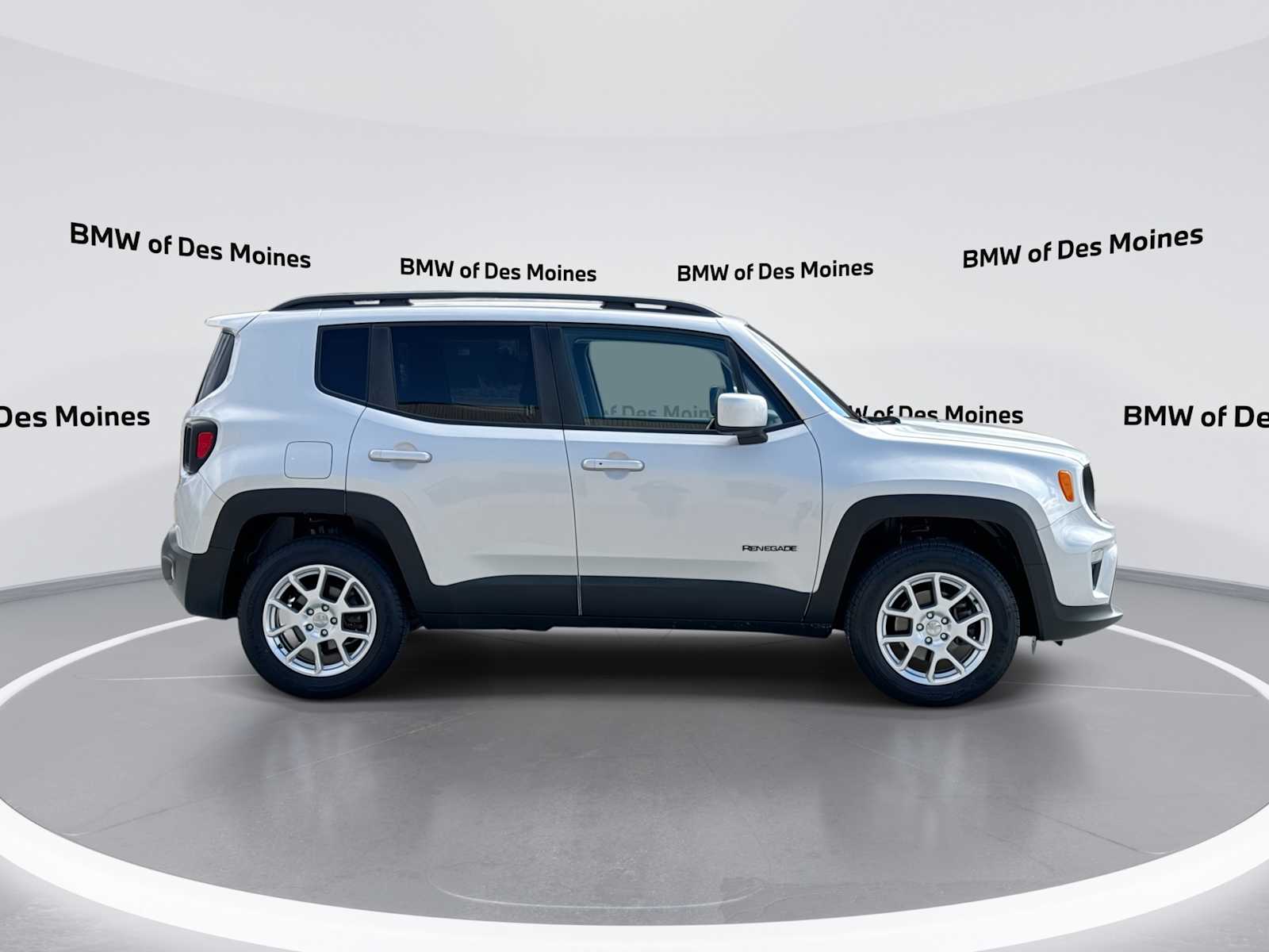 Thumbnail: 2019 Jeep Renegade - 9
