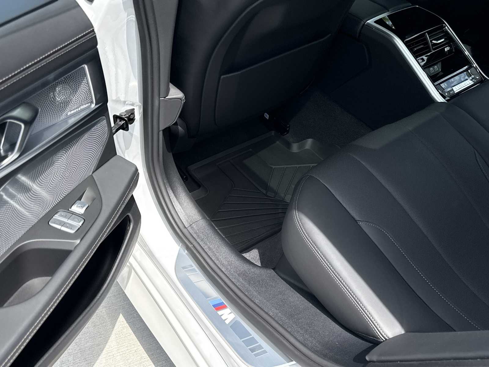 Thumbnail: 2026 BMW 8 Series - 44
