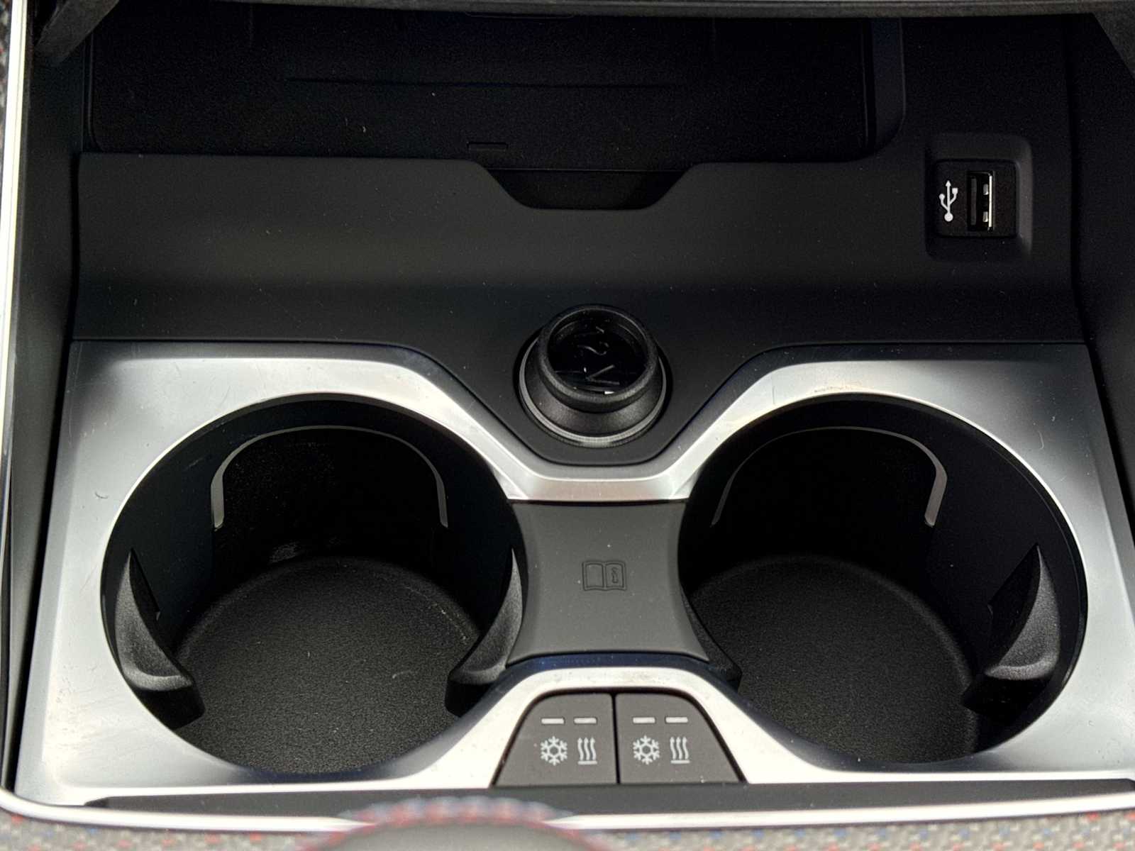 Thumbnail: 2026 BMW XM - 34