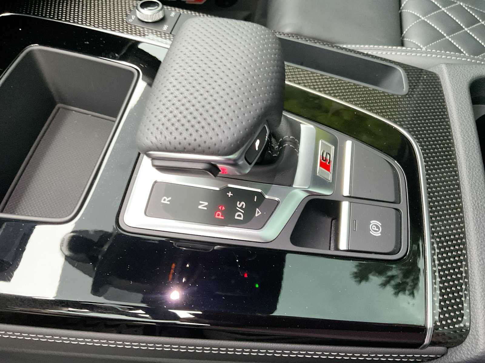 Thumbnail: 2024 Audi SQ5 - 34