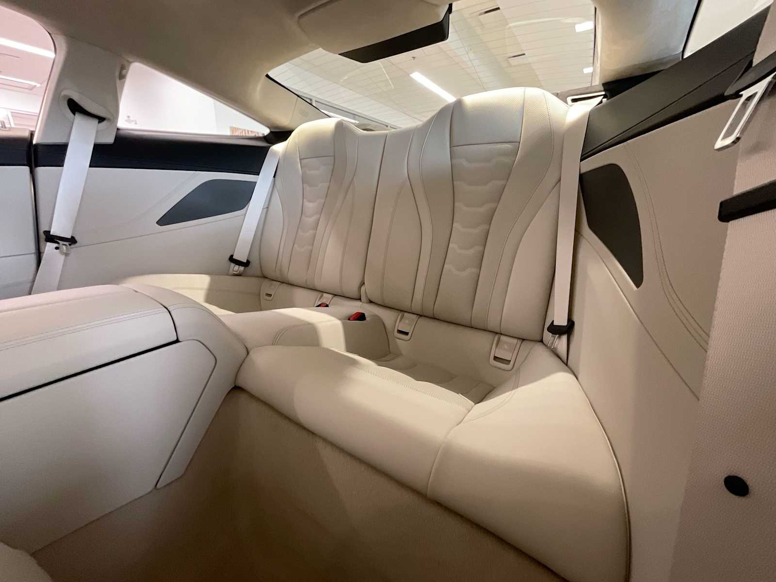 Thumbnail: 2026 BMW 8 Series - 20