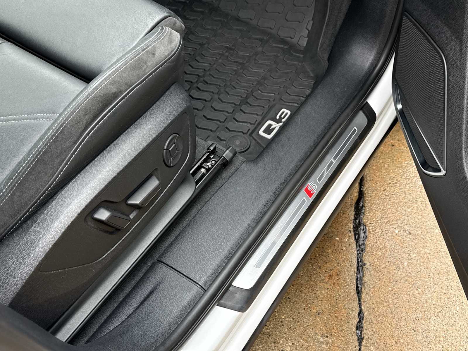 Thumbnail: 2020 Audi Q3 - 40