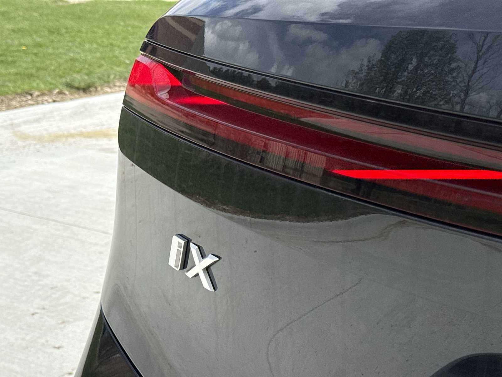 Thumbnail: 2026 BMW iX - 13