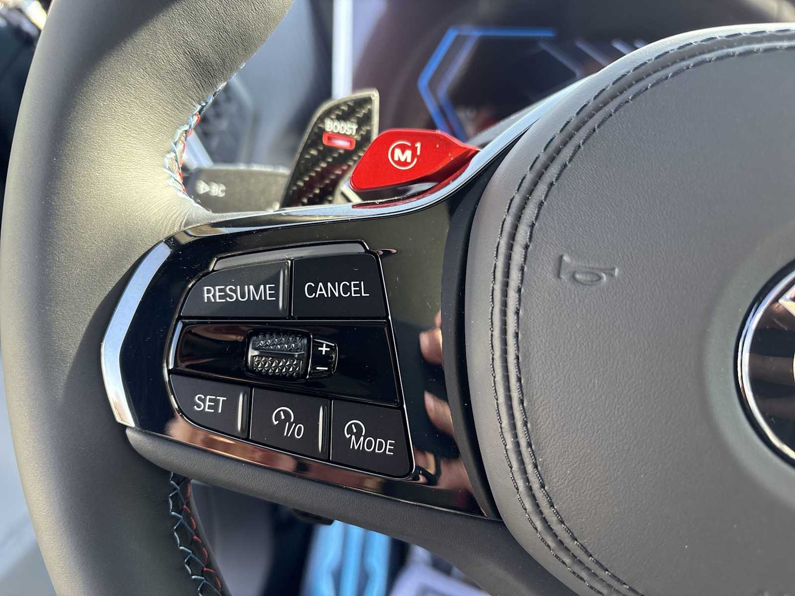 Thumbnail: 2026 BMW XM - 31