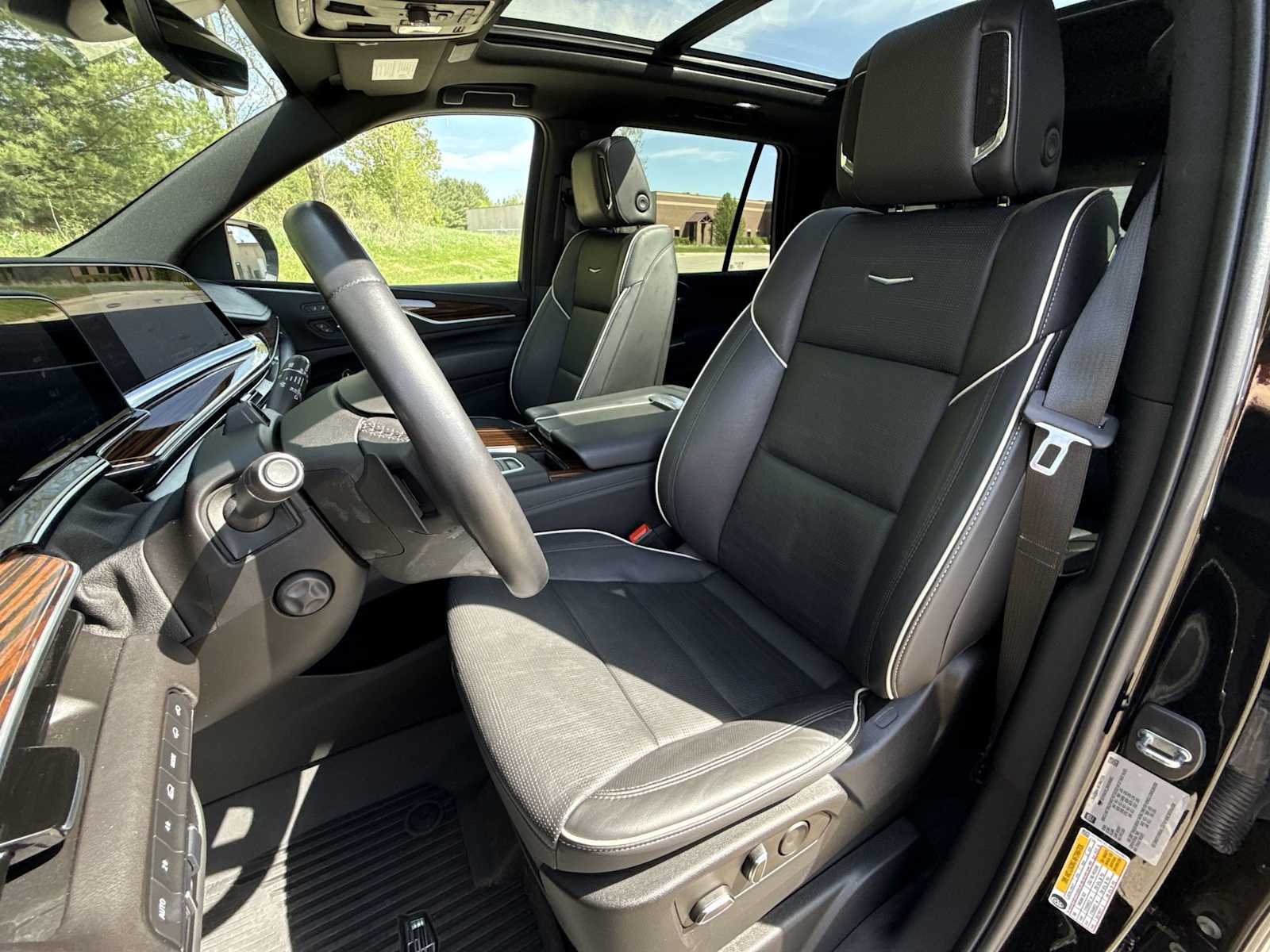 Thumbnail: 2022 Cadillac Escalade - 17