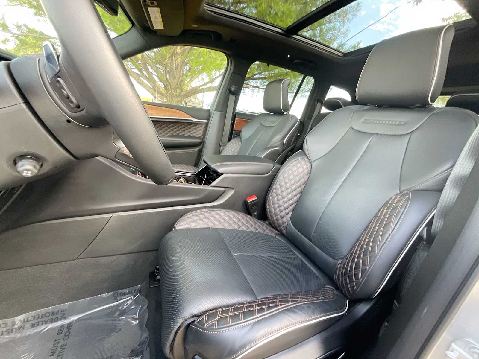 Thumbnail: 2025 Jeep Grand Cherokee - 17