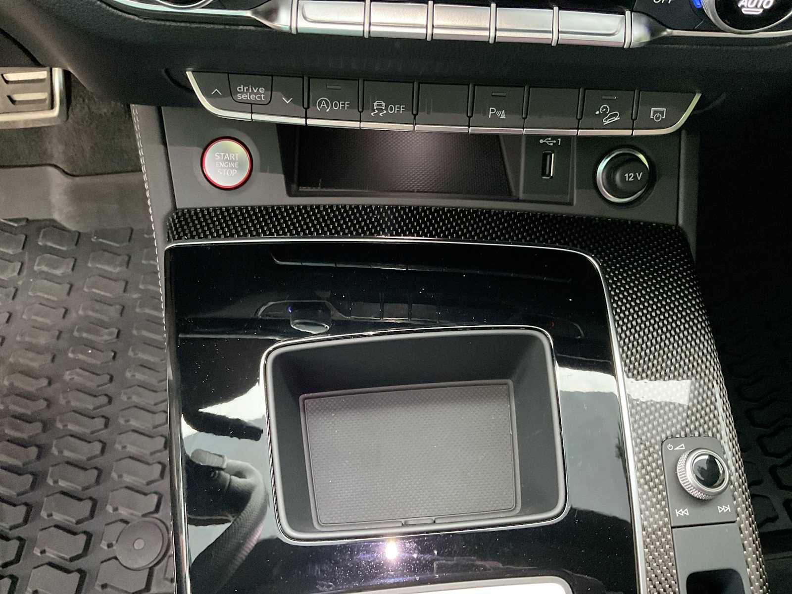 Thumbnail: 2024 Audi SQ5 - 33