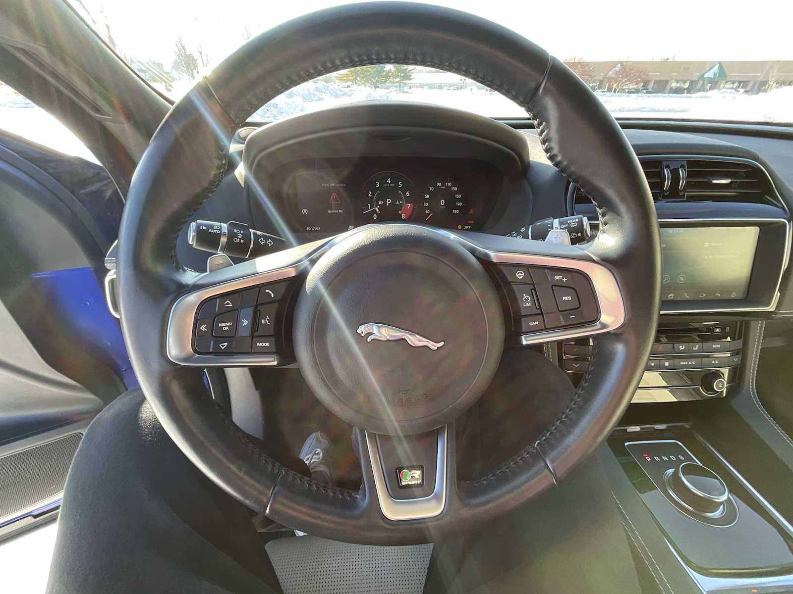 Thumbnail: 2018 Jaguar F-Pace - 22