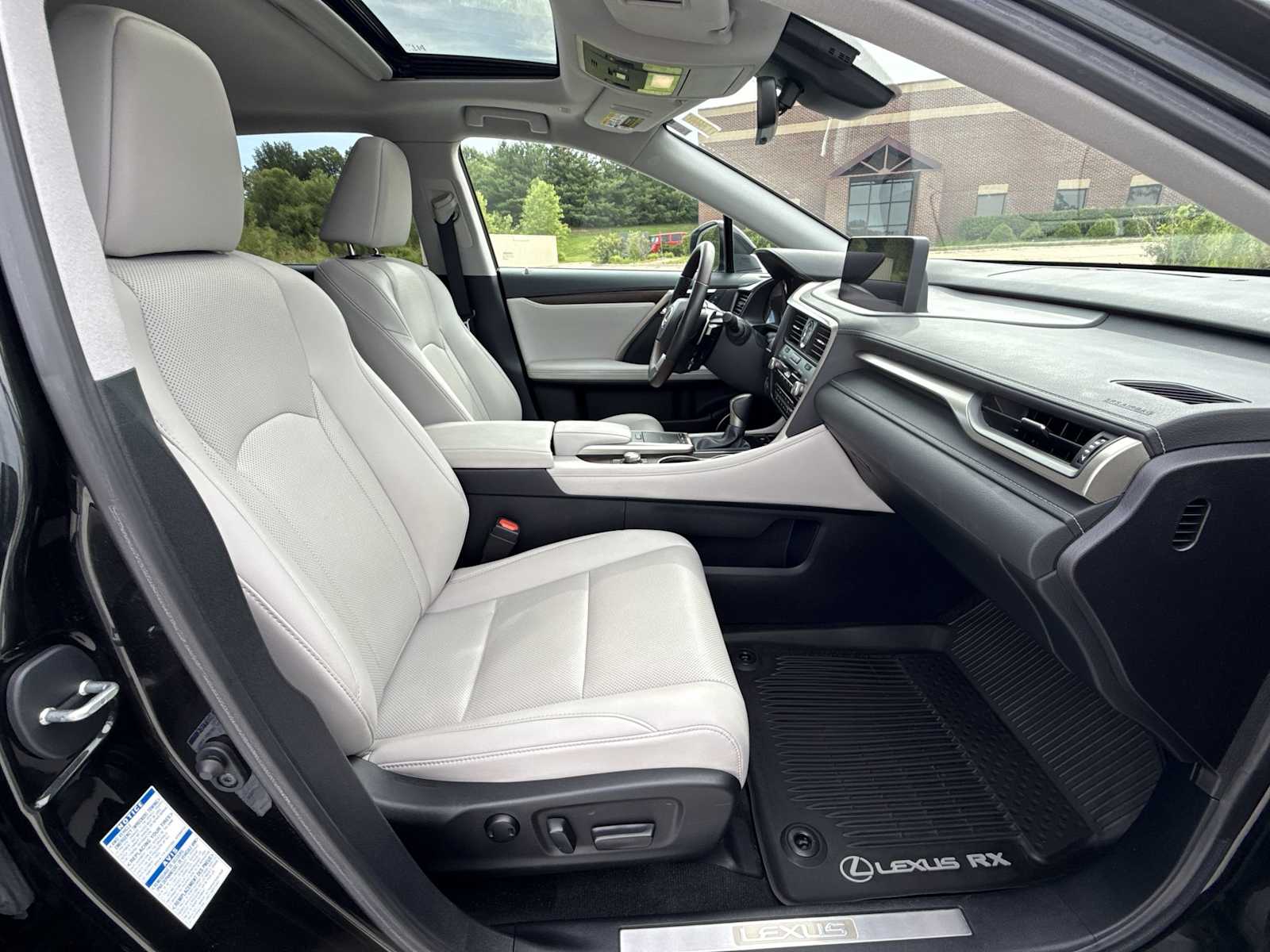 Thumbnail: 2020 Lexus RX - 23