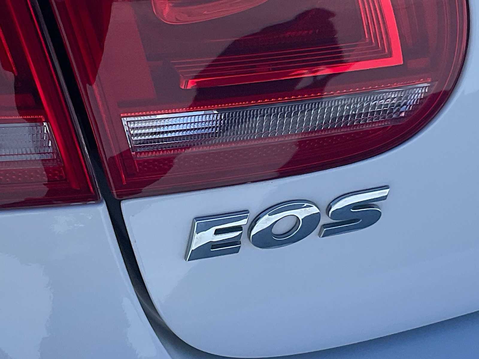 Thumbnail: 2014 Volkswagen Eos - 21