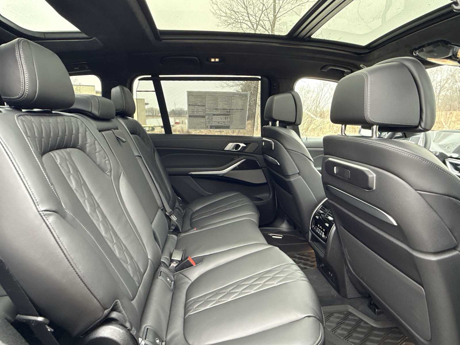 Thumbnail: 2026 BMW X7 - 22