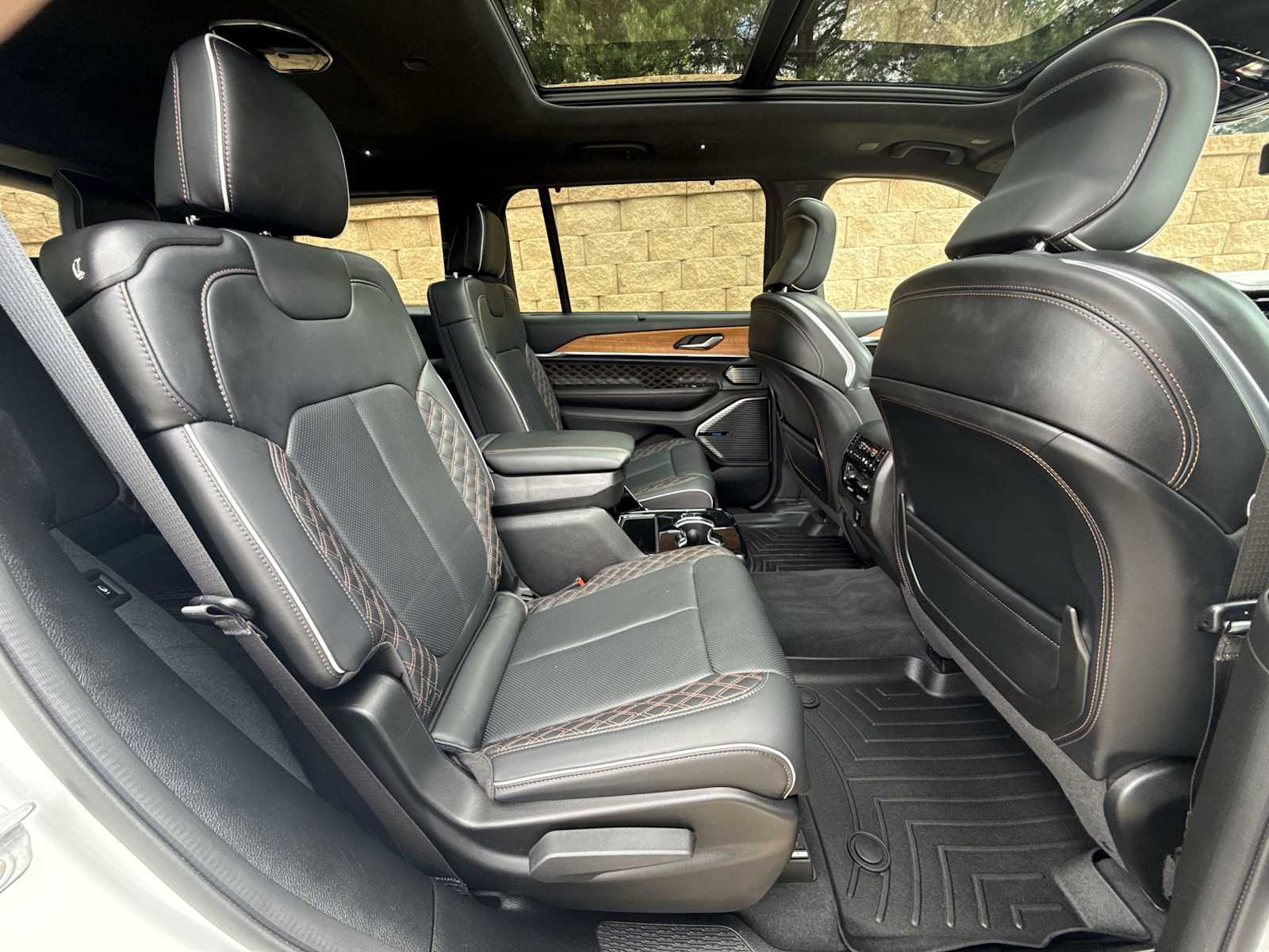 Thumbnail: 2023 Jeep Grand Cherokee - 22