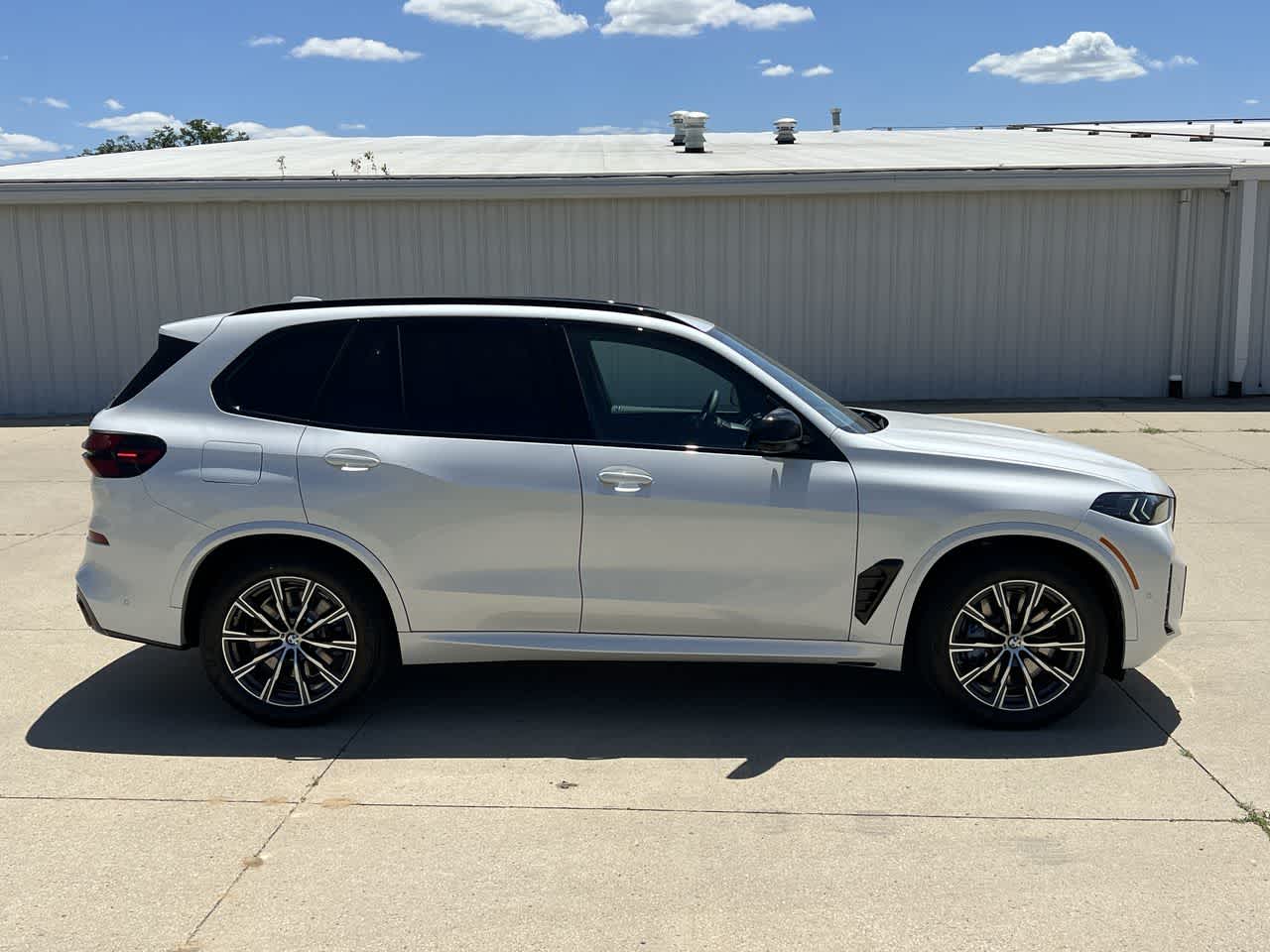 Thumbnail: 2025 BMW X5 - 7
