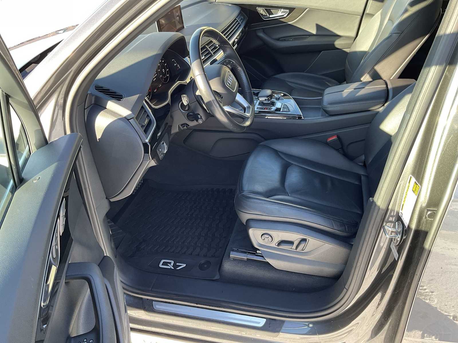 Thumbnail: 2019 Audi Q7 - 10