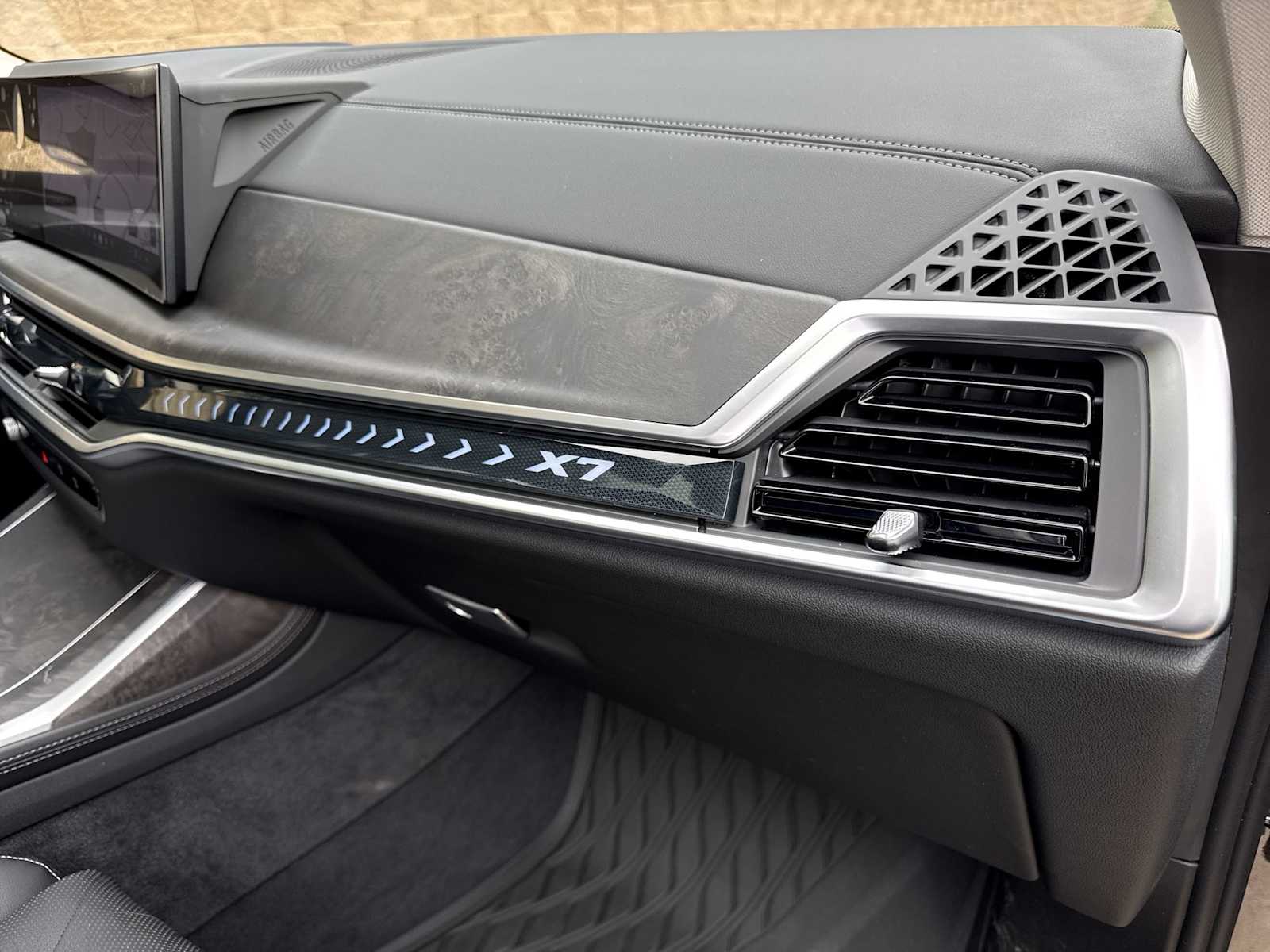 Thumbnail: 2025 BMW X7 - 45