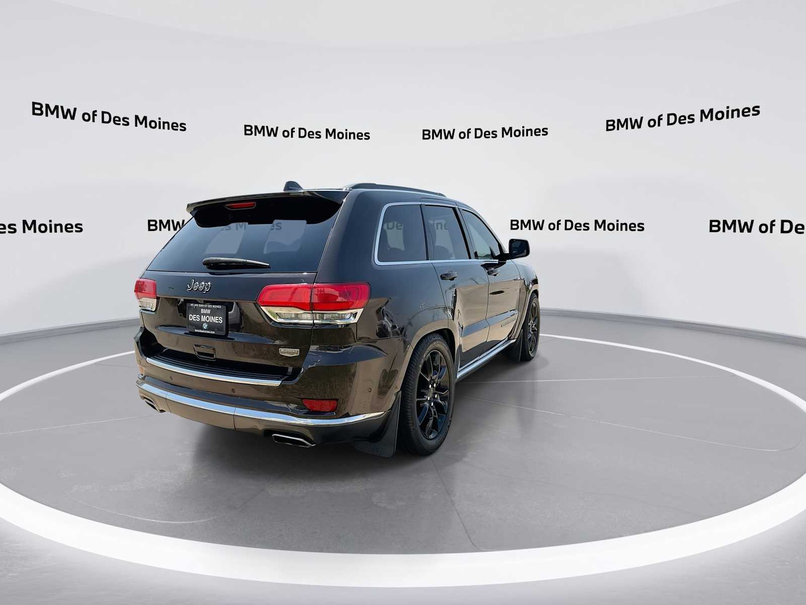 Thumbnail: 2017 Jeep Grand Cherokee - 8