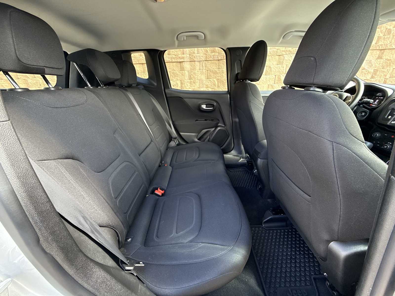 Thumbnail: 2019 Jeep Renegade - 21