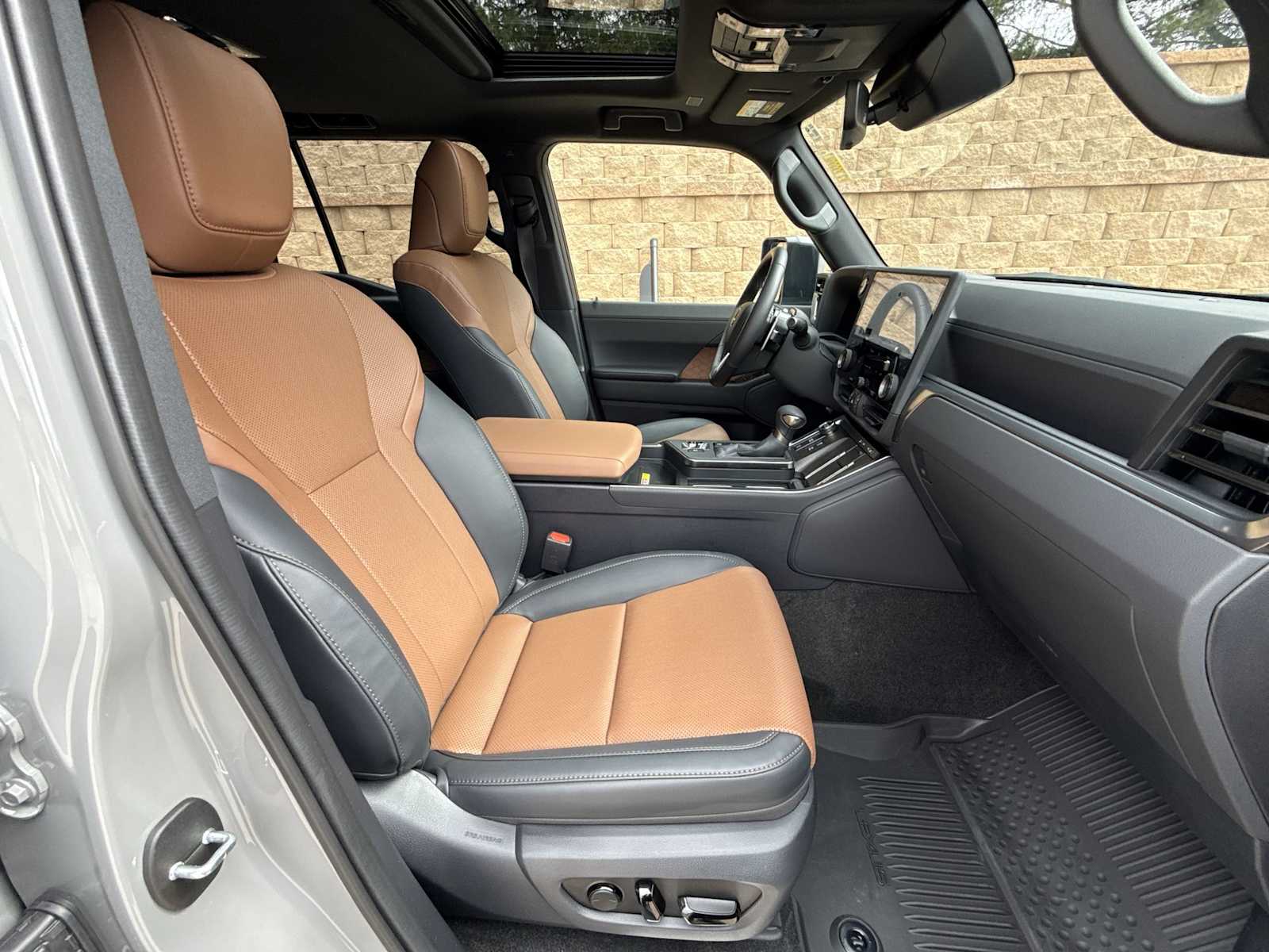 Thumbnail: 2025 Lexus GX - 24