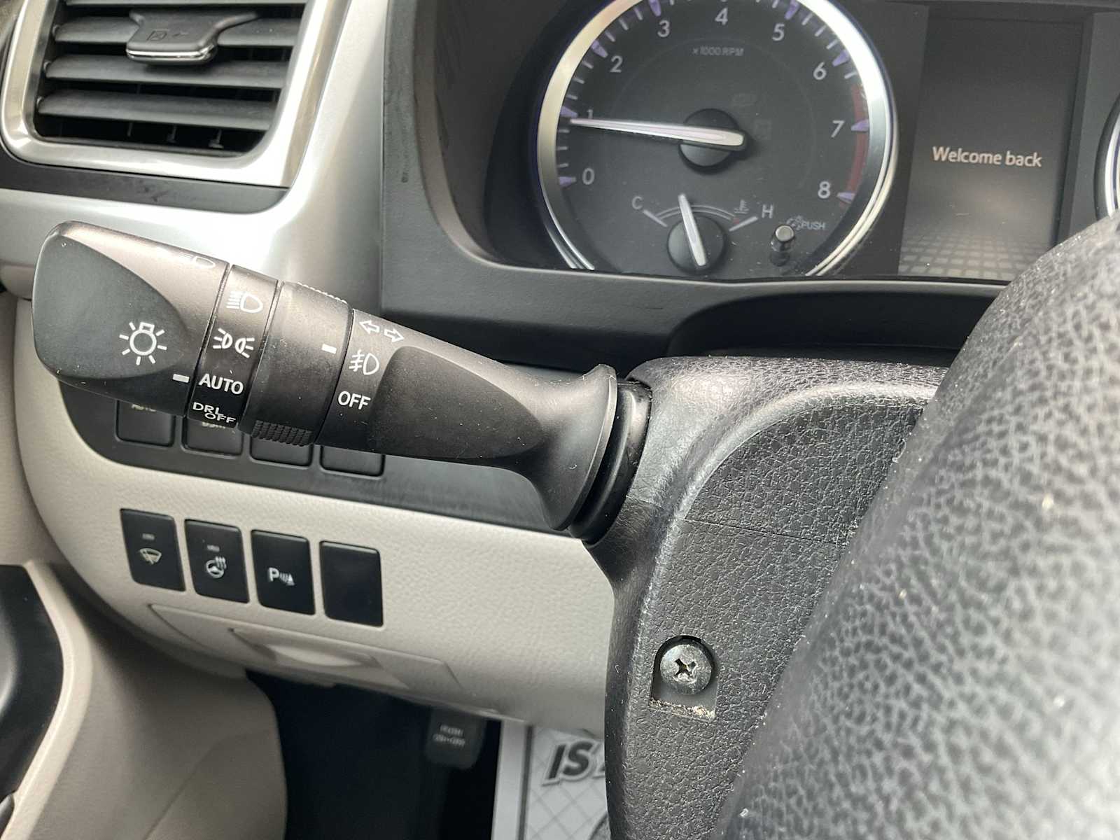 Thumbnail: 2014 Toyota Highlander - 29