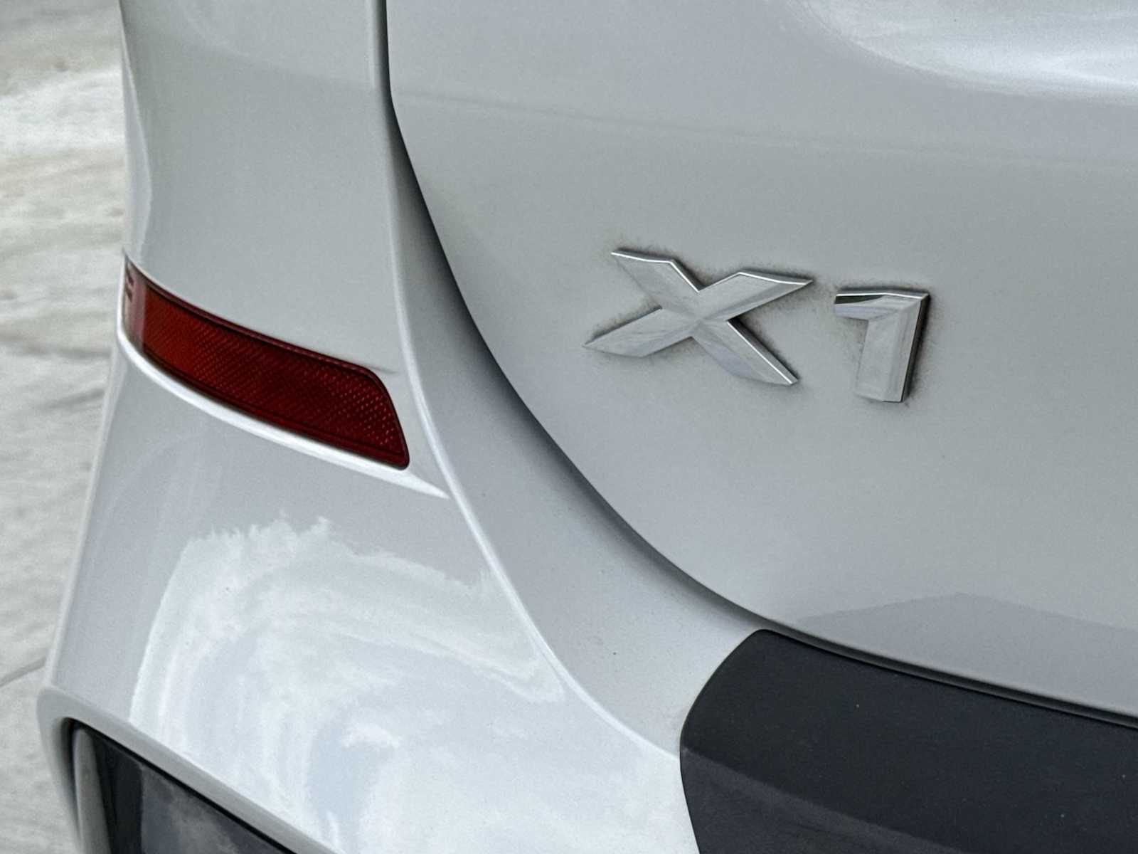 Thumbnail: 2021 BMW X1 - 13