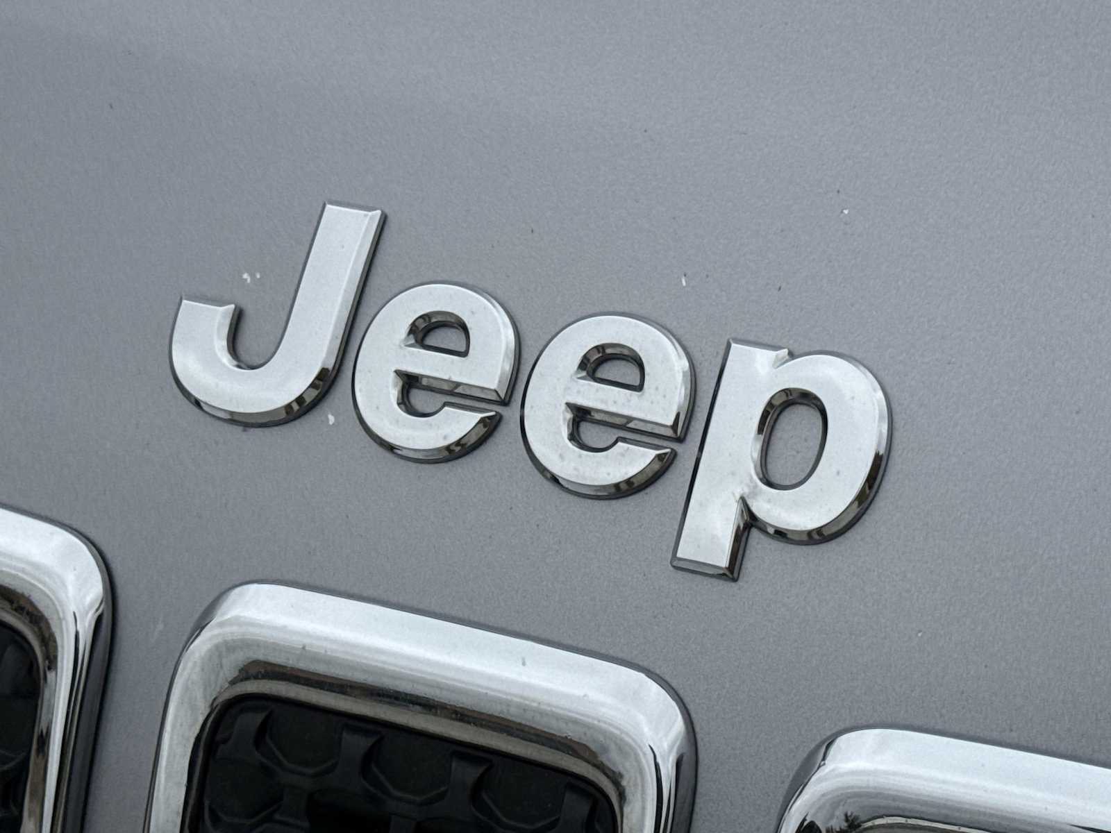 Thumbnail: 2019 Jeep Cherokee - 12