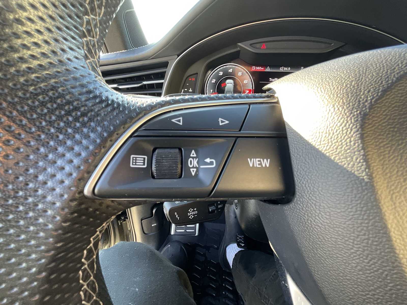 Thumbnail: 2021 Audi SQ7 - 23