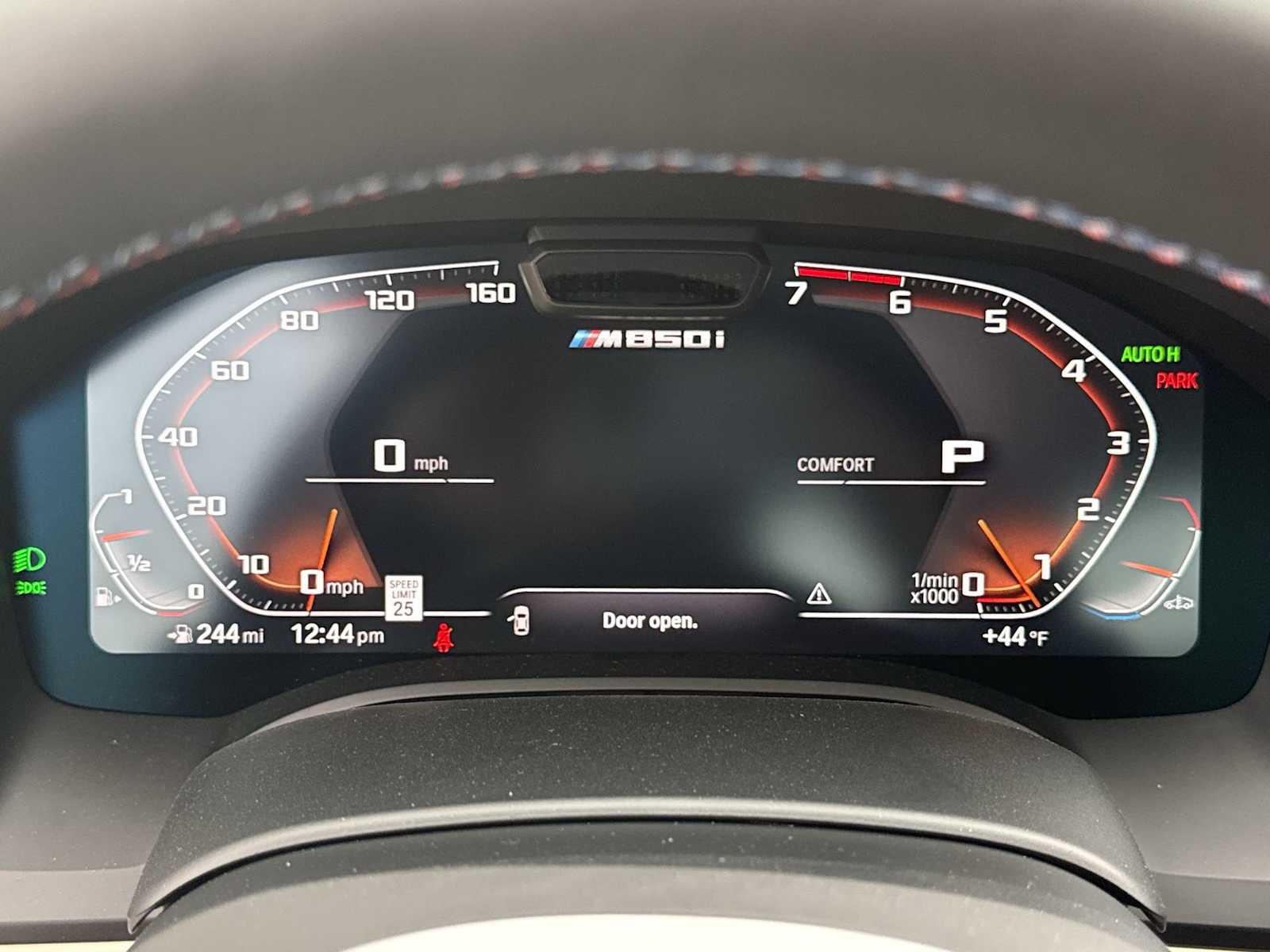 2026 BMW 8 Series M850i - Photo 32