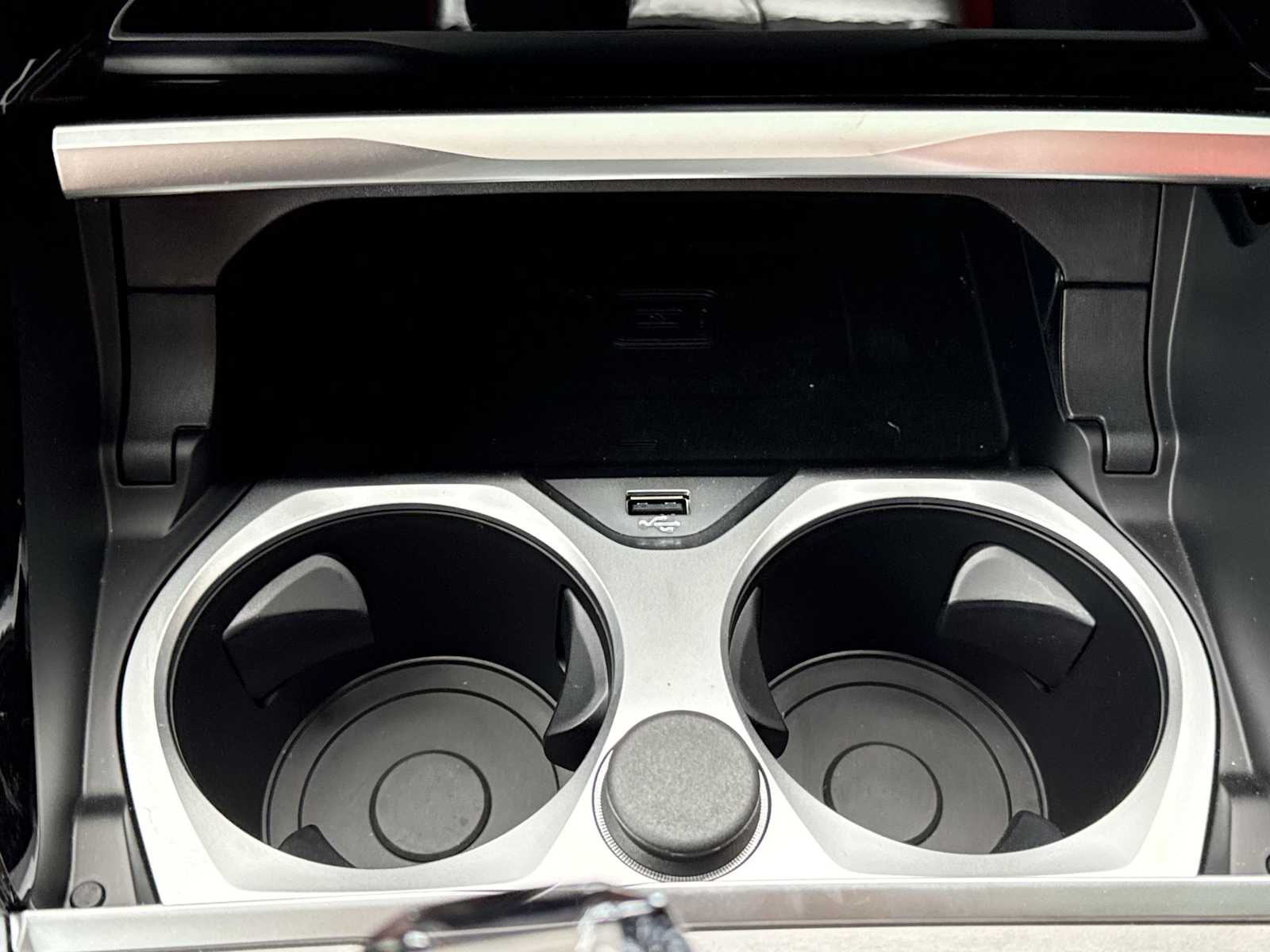 2026 BMW 8 Series 840i - Photo 34