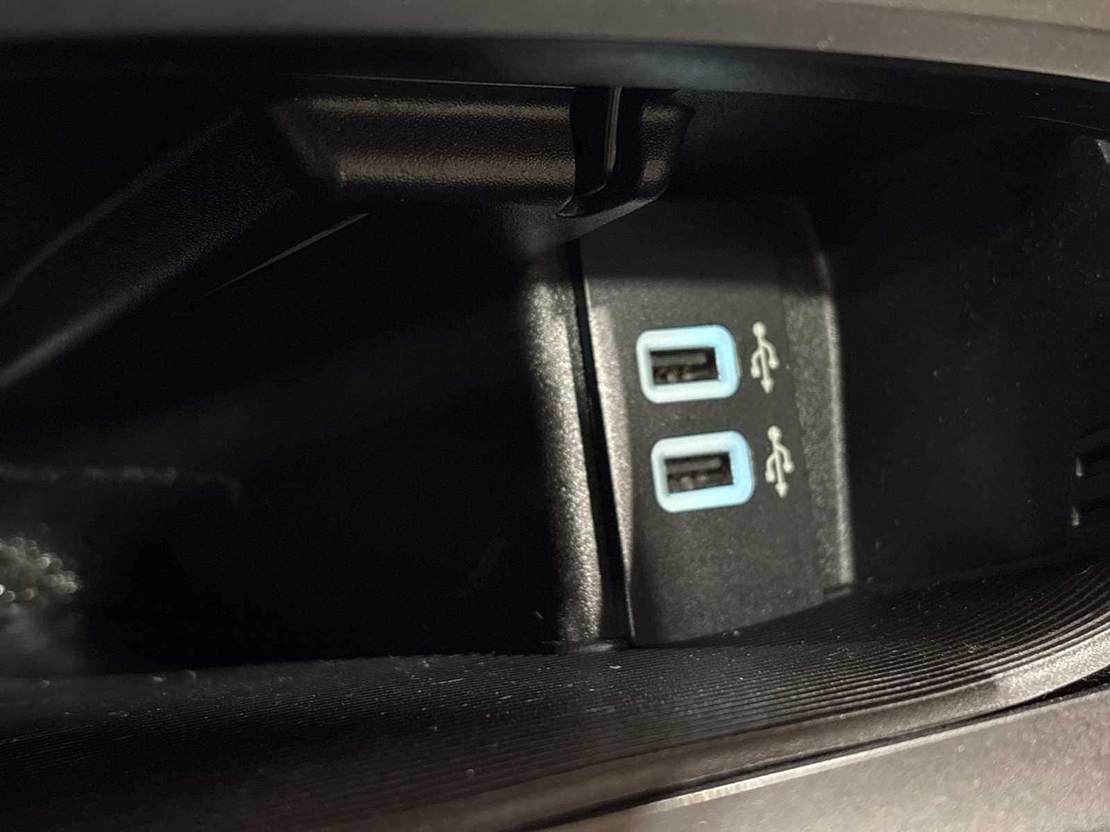 Thumbnail: 2016 Ford Edge - 28