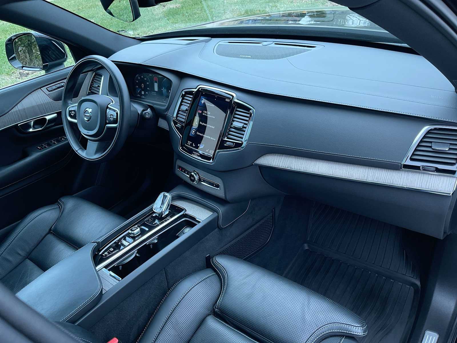 Thumbnail: 2020 Volvo XC90 - 17