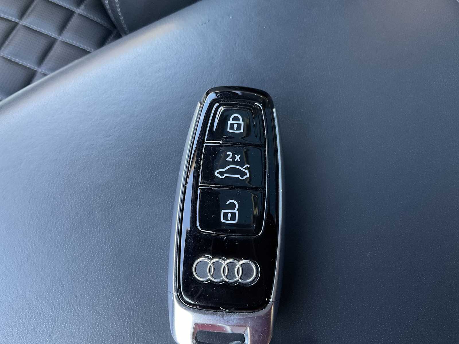 Thumbnail: 2021 Audi SQ7 - 36