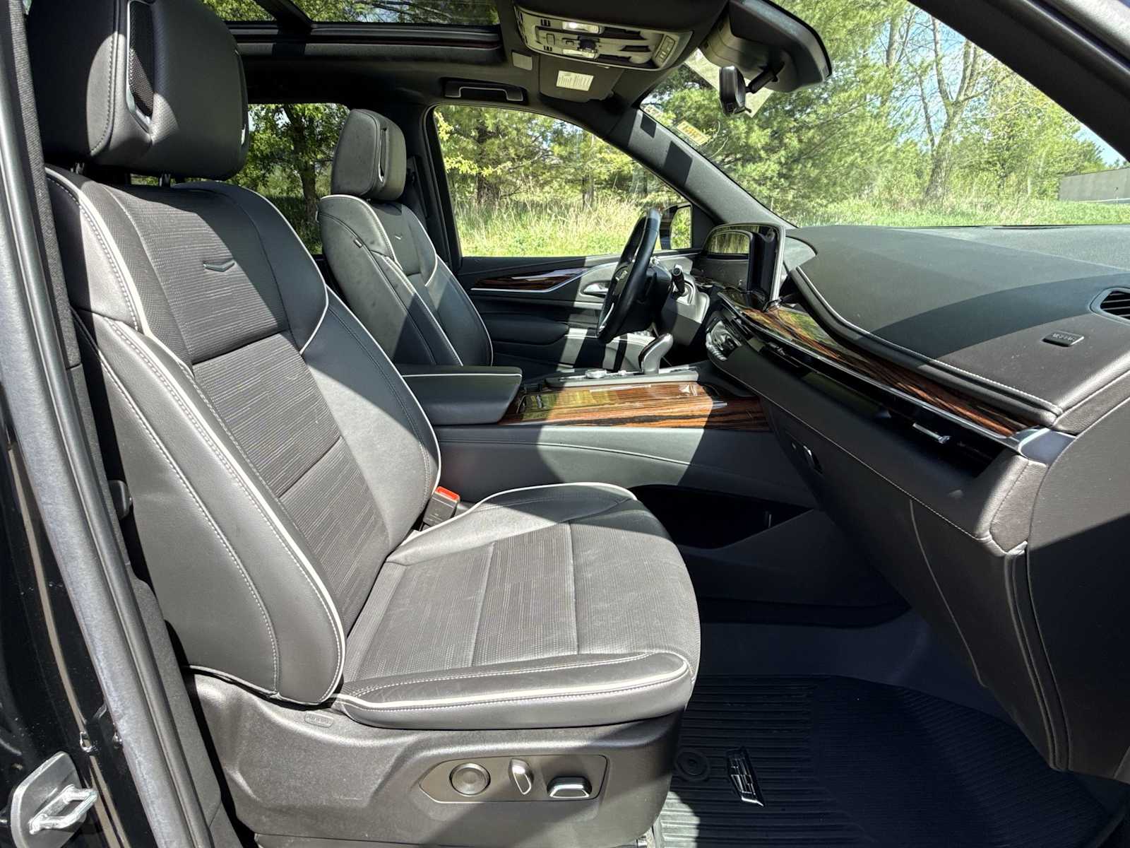 Thumbnail: 2022 Cadillac Escalade - 24