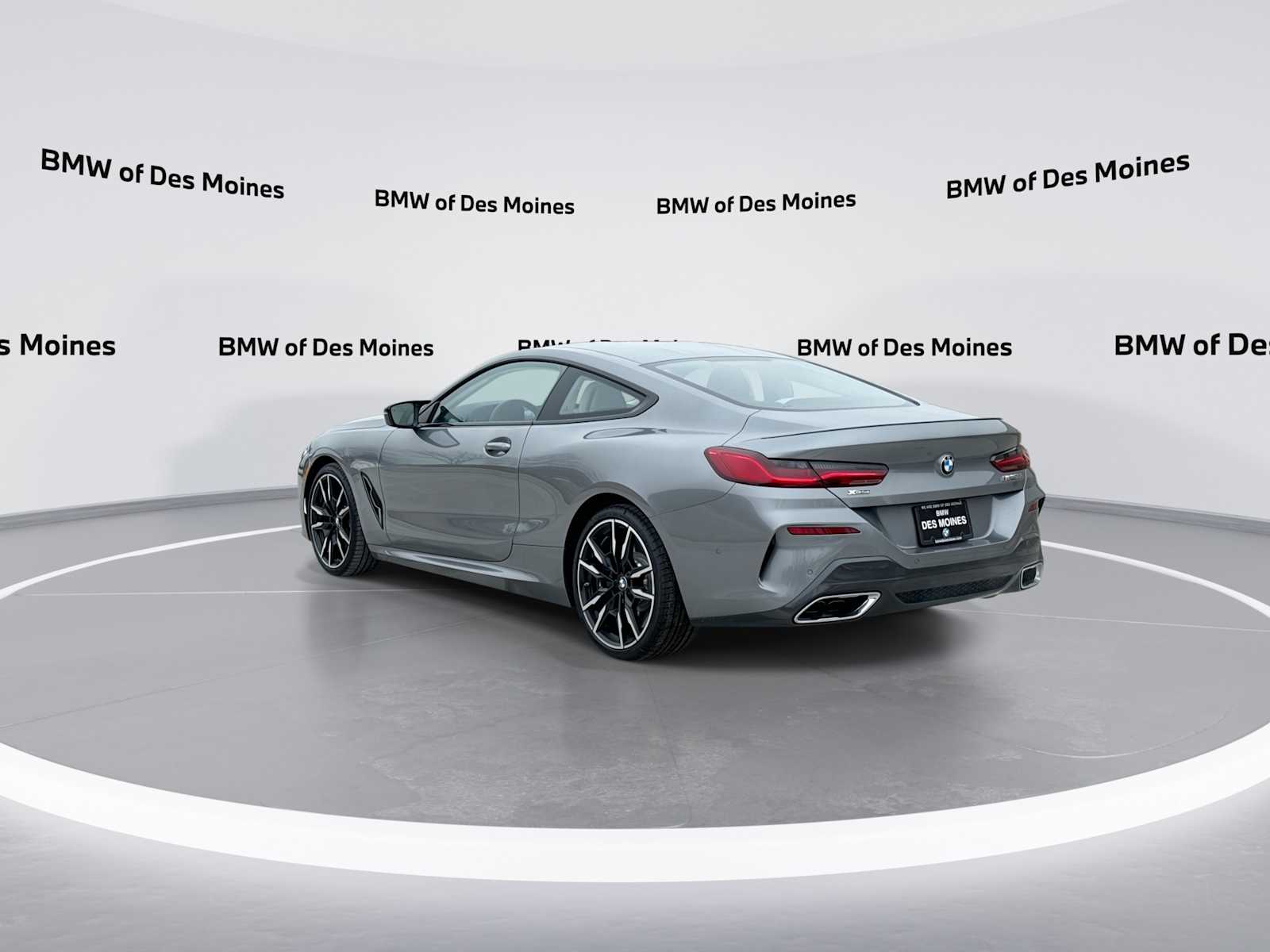 2026 BMW 8 Series M850i - Photo 6
