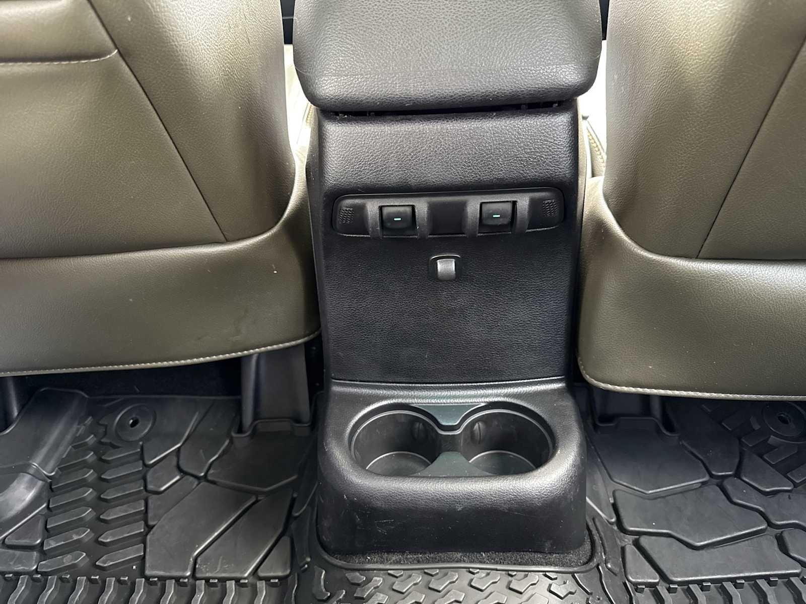 Thumbnail: 2016 Jeep Wrangler - 42
