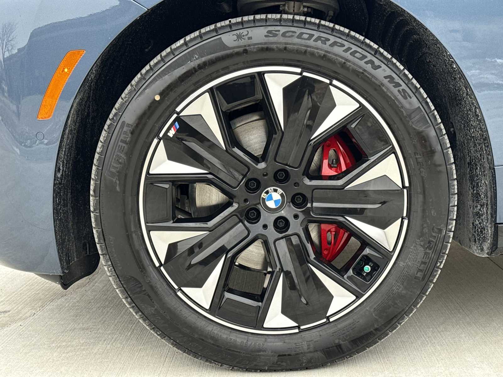 Thumbnail: 2026 BMW iX - 14