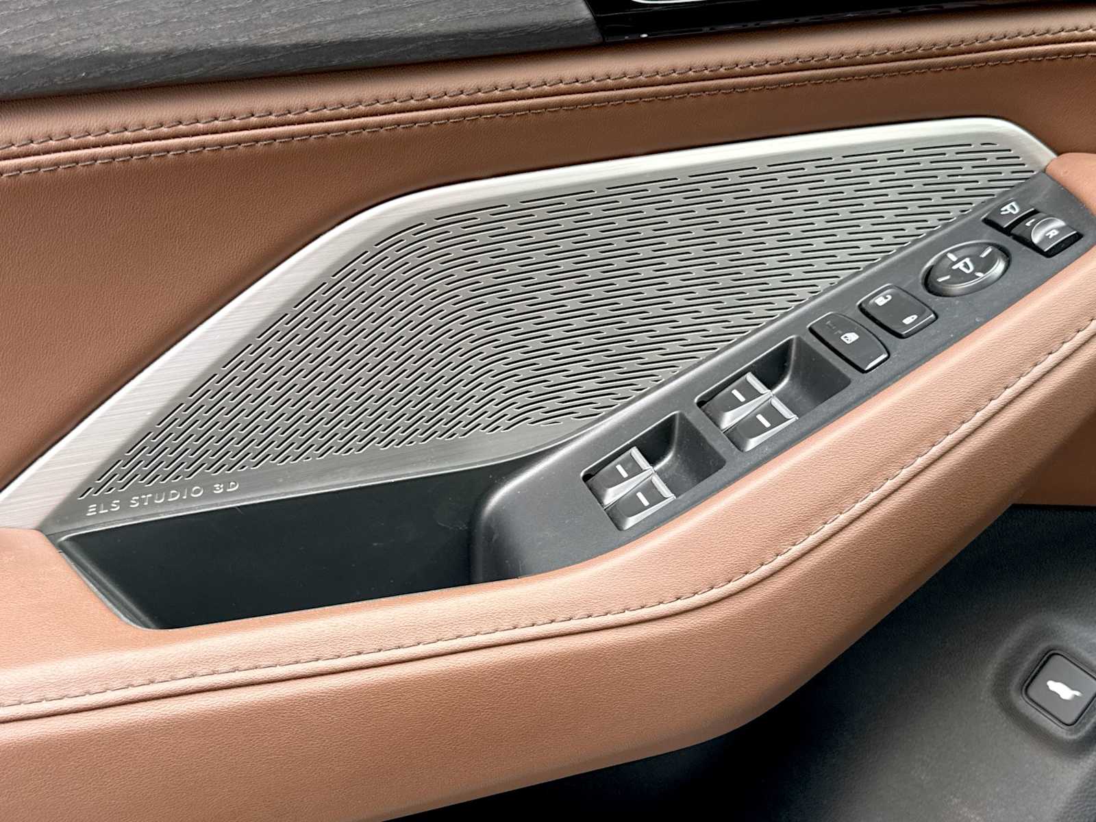 Thumbnail: 2023 Acura MDX - 33