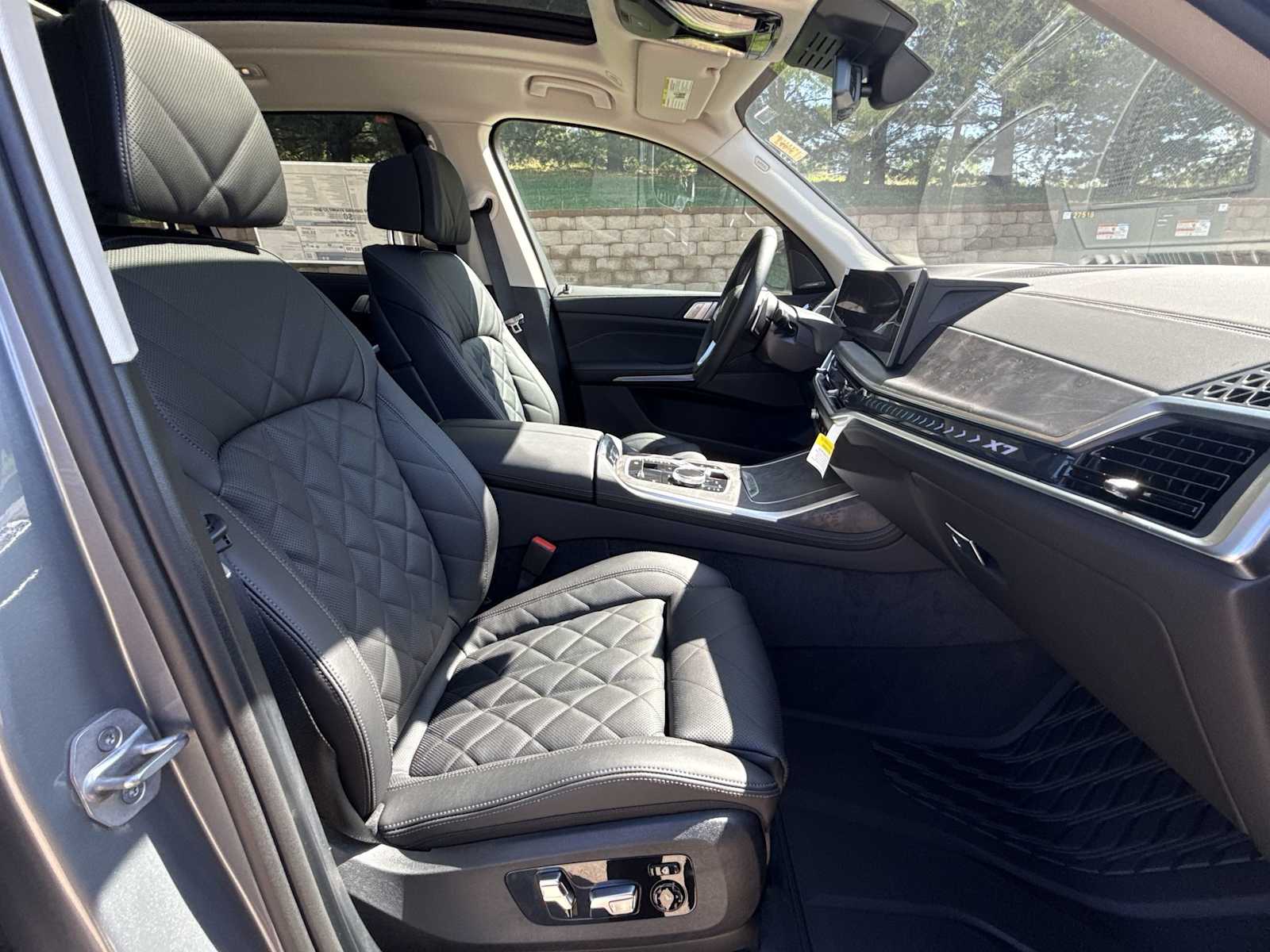 Thumbnail: 2026 BMW X7 - 24