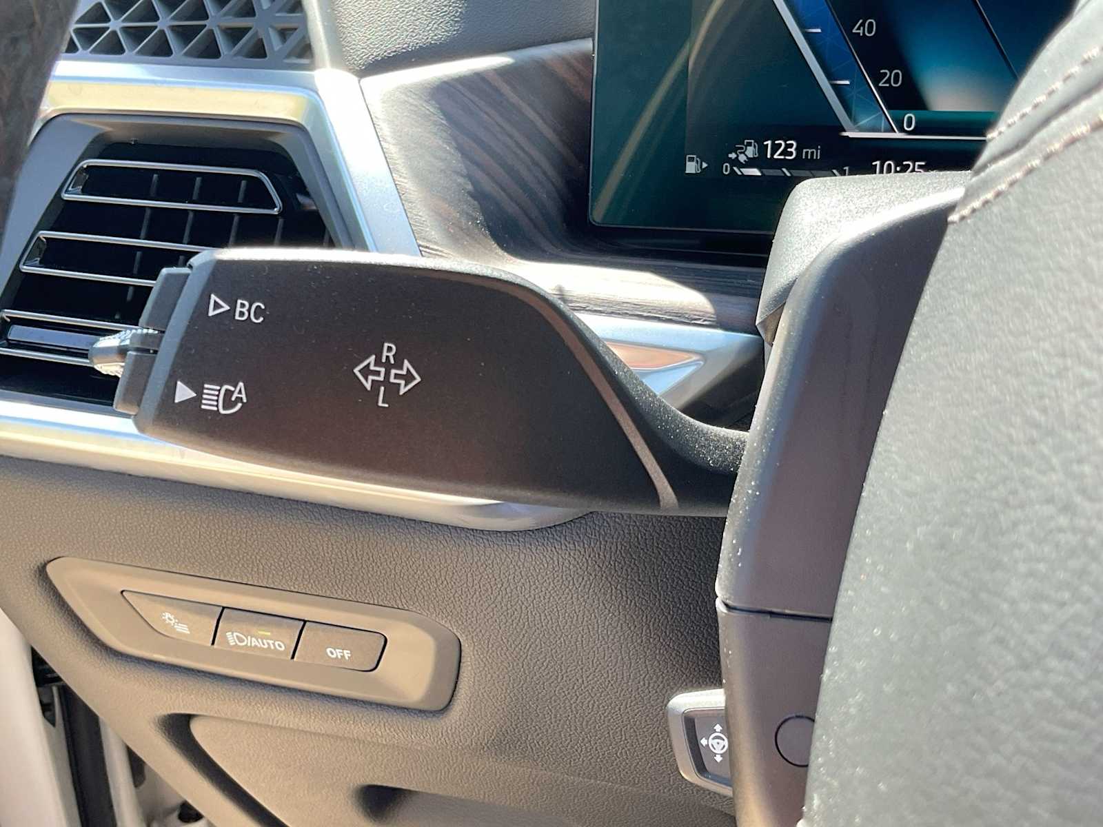 Thumbnail: 2025 BMW X5 - 28