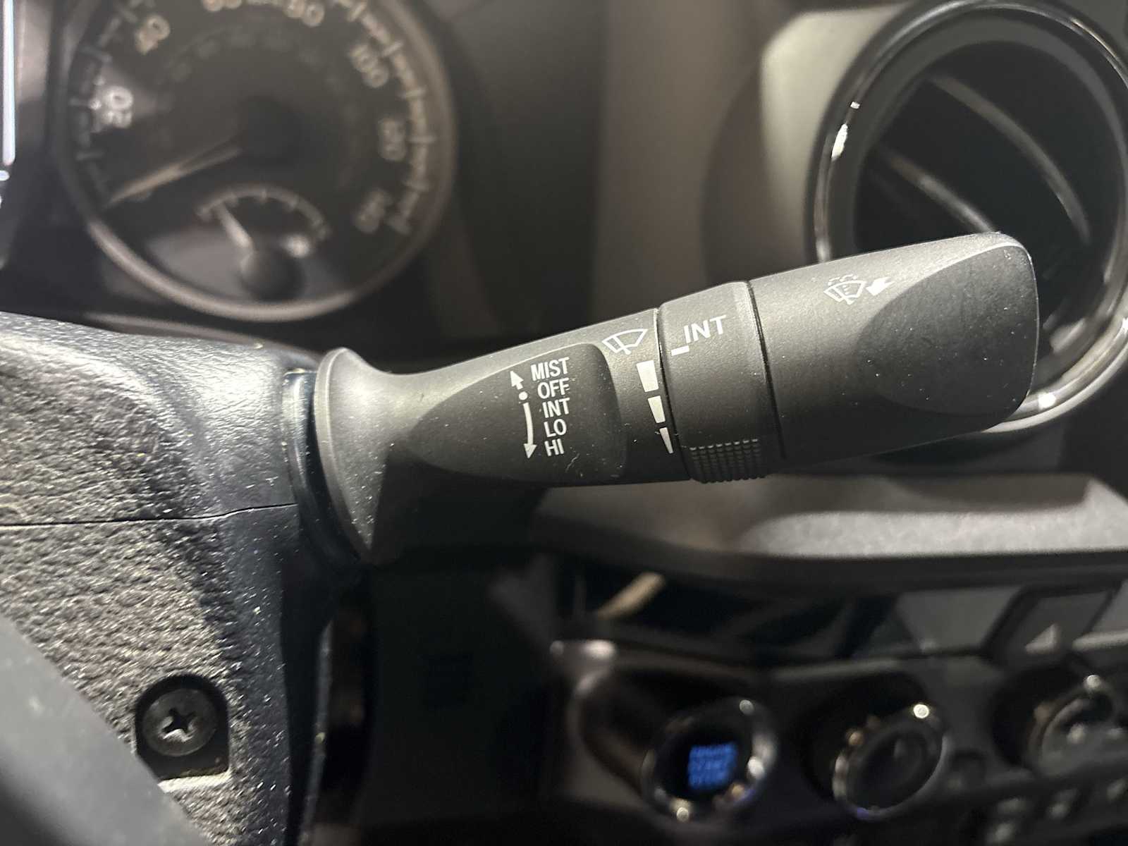 Thumbnail: 2018 Toyota Tacoma - 24