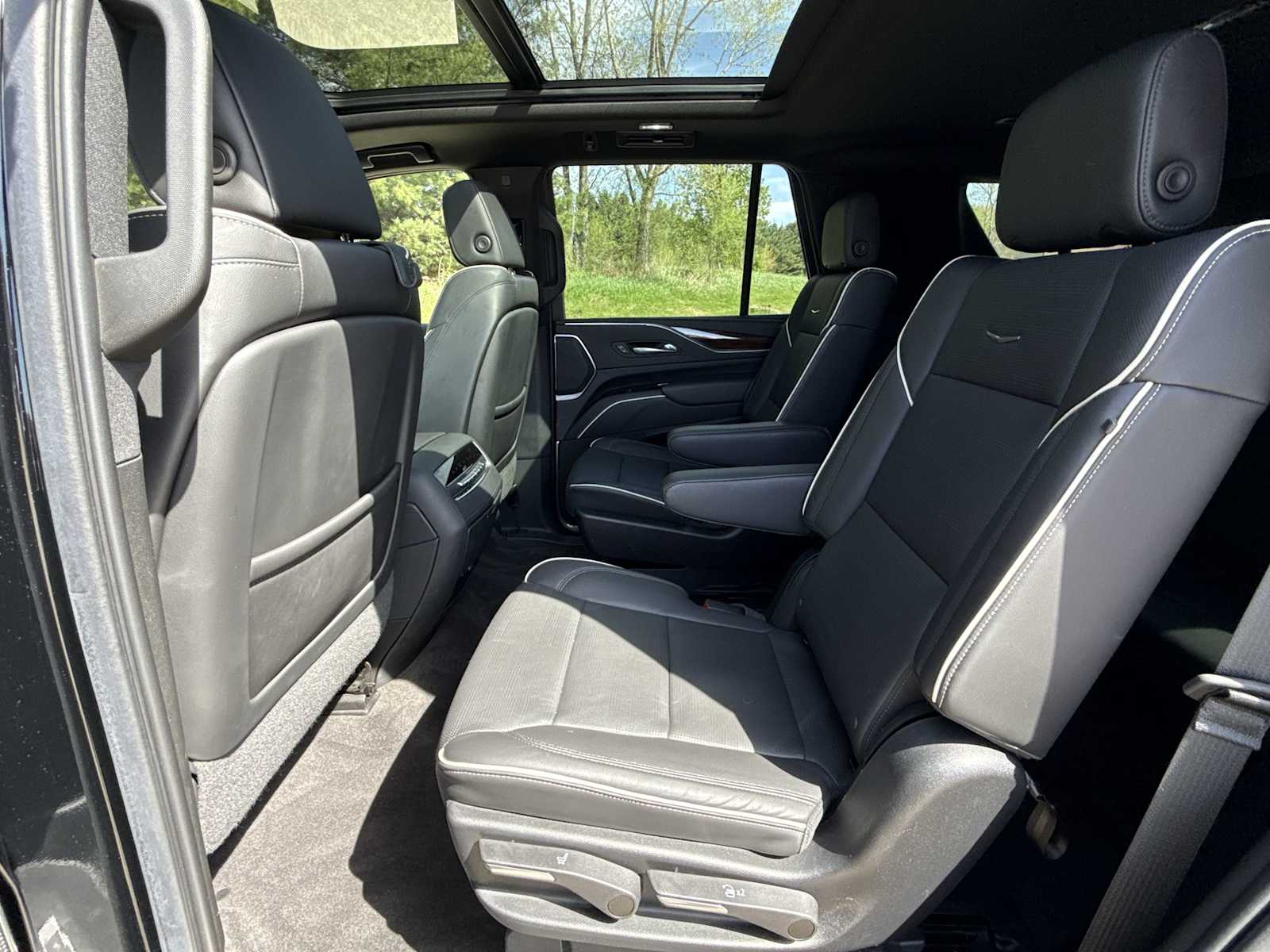 Thumbnail: 2022 Cadillac Escalade - 21
