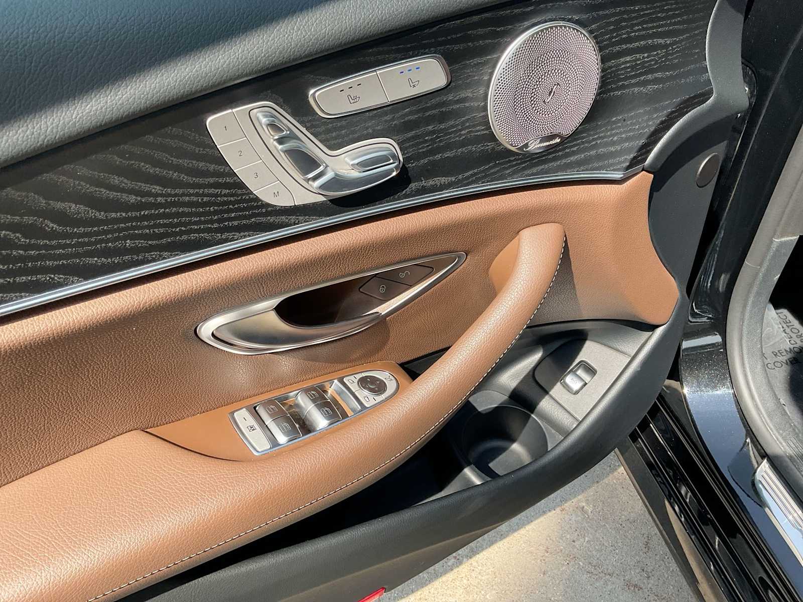 Thumbnail: 2022 Mercedes-Benz E-Class - 17