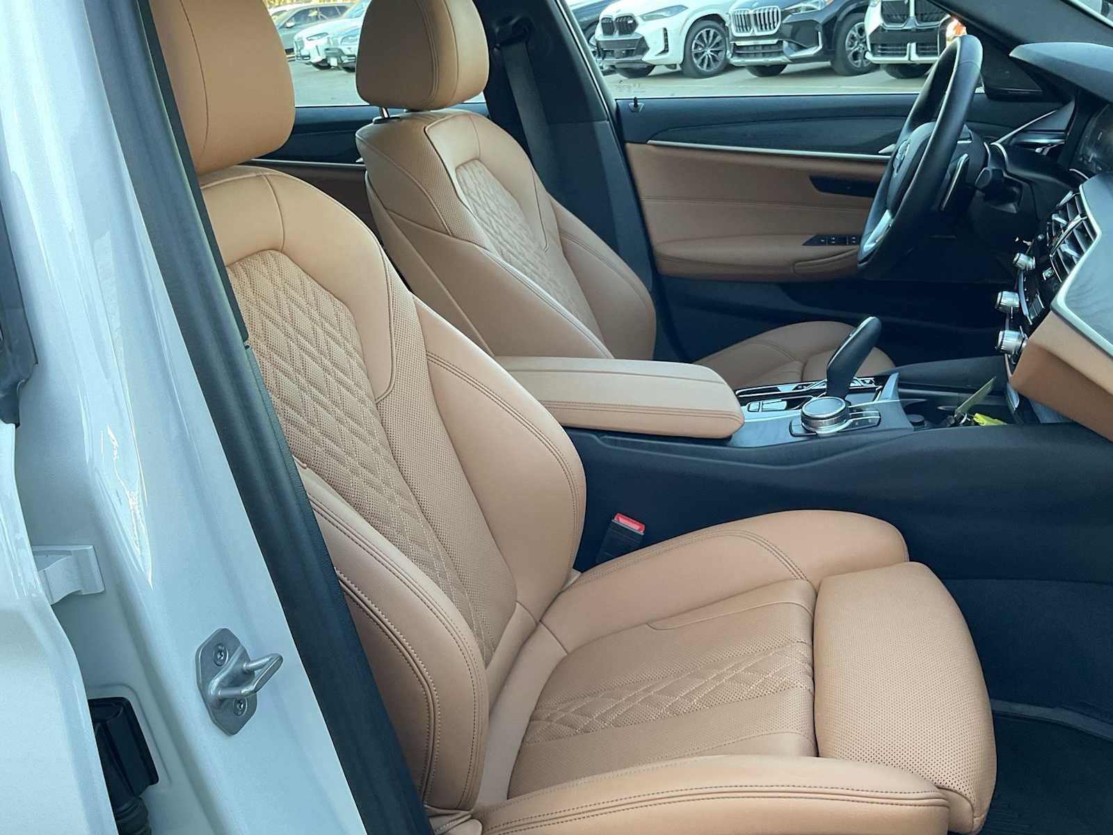 Thumbnail: 2023 BMW 5 Series - 23