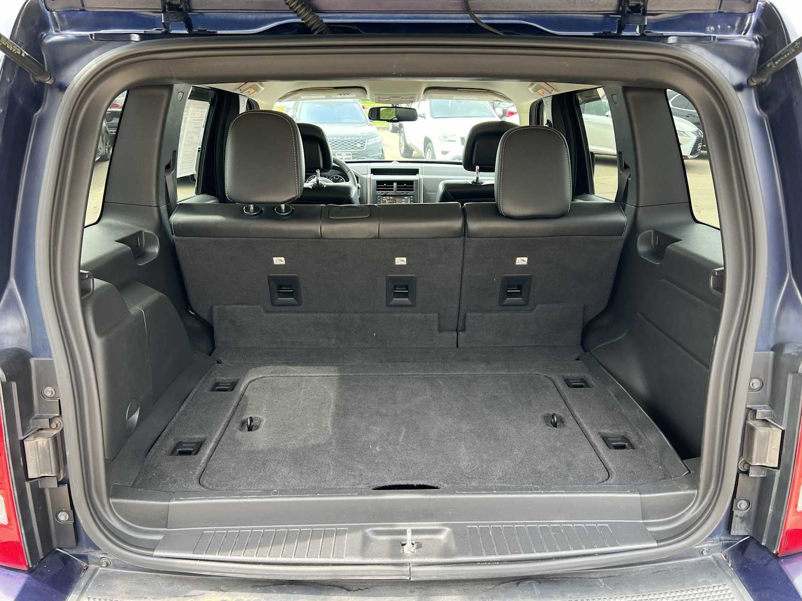 Thumbnail: 2012 Jeep Liberty - 20