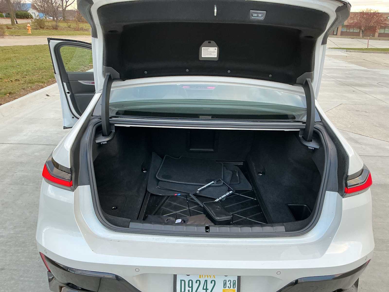 Thumbnail: 2024 BMW 7 Series - 35