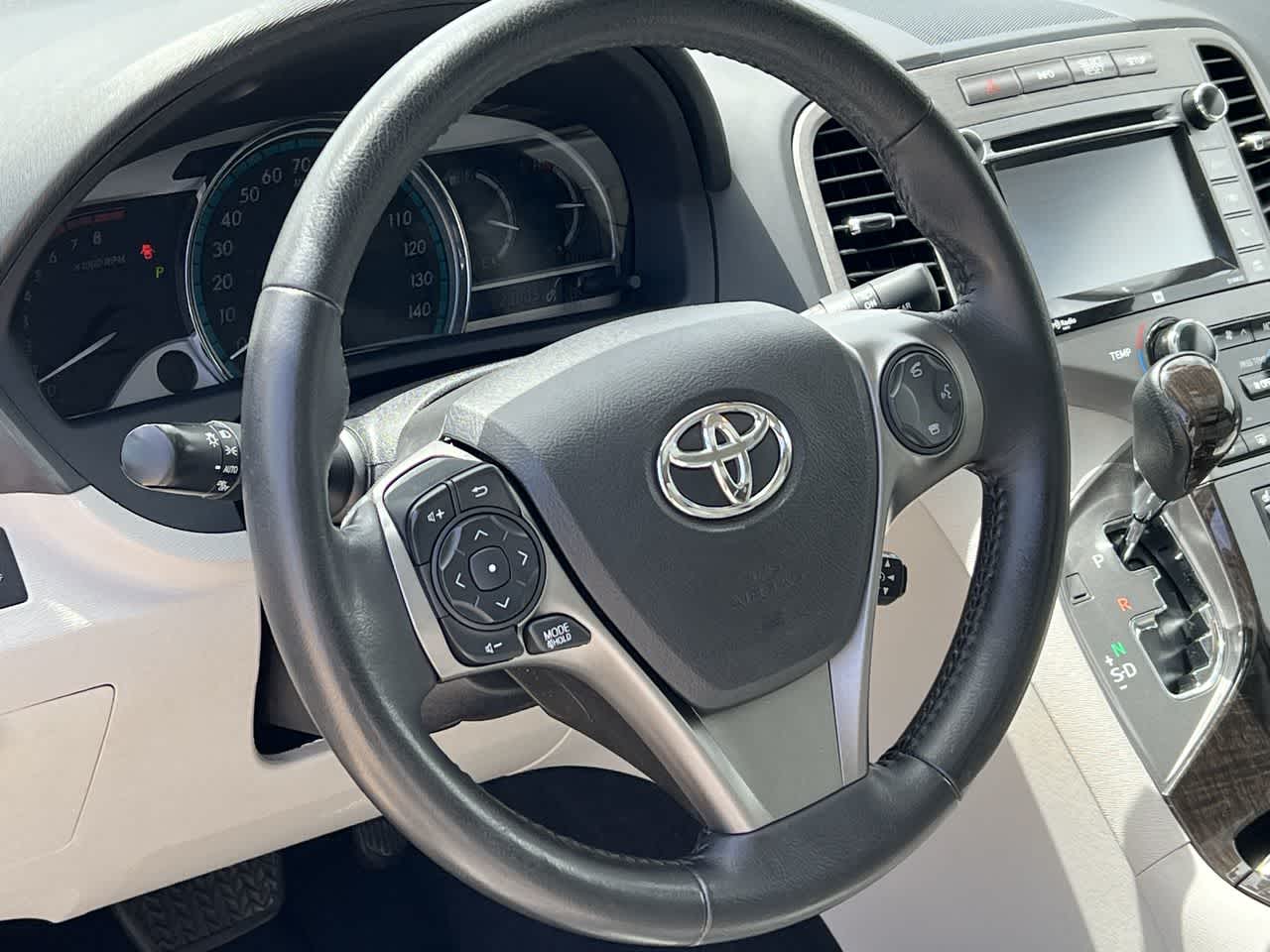 2015 Toyota Venza XLE 23