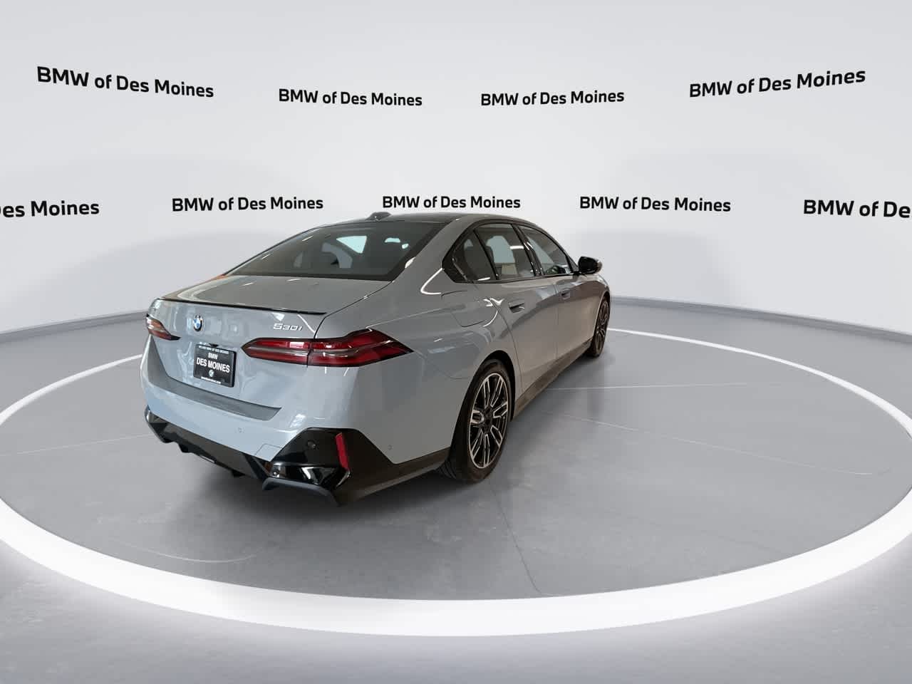 Thumbnail: 2026 BMW 5 Series - 8