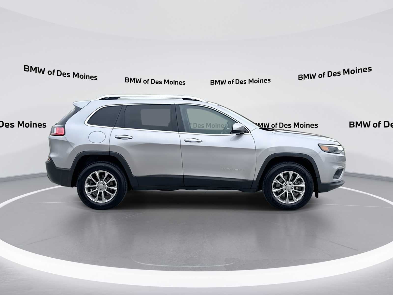 Thumbnail: 2019 Jeep Cherokee - 9