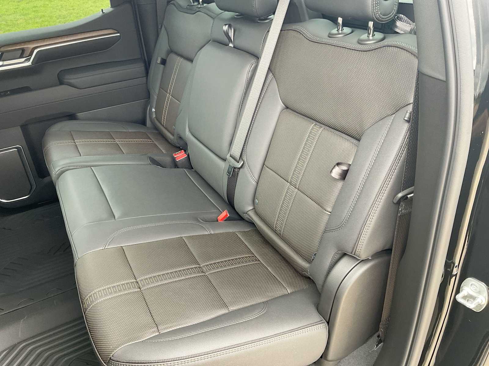 2025 Chevrolet Silverado 1500 High Country 21