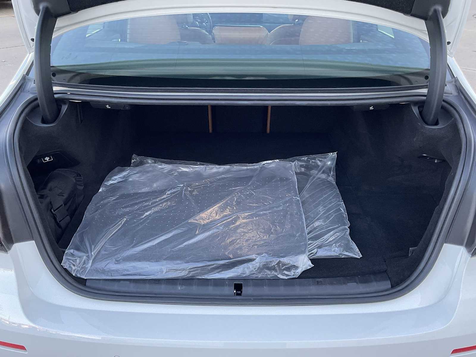 Thumbnail: 2023 BMW 5 Series - 36