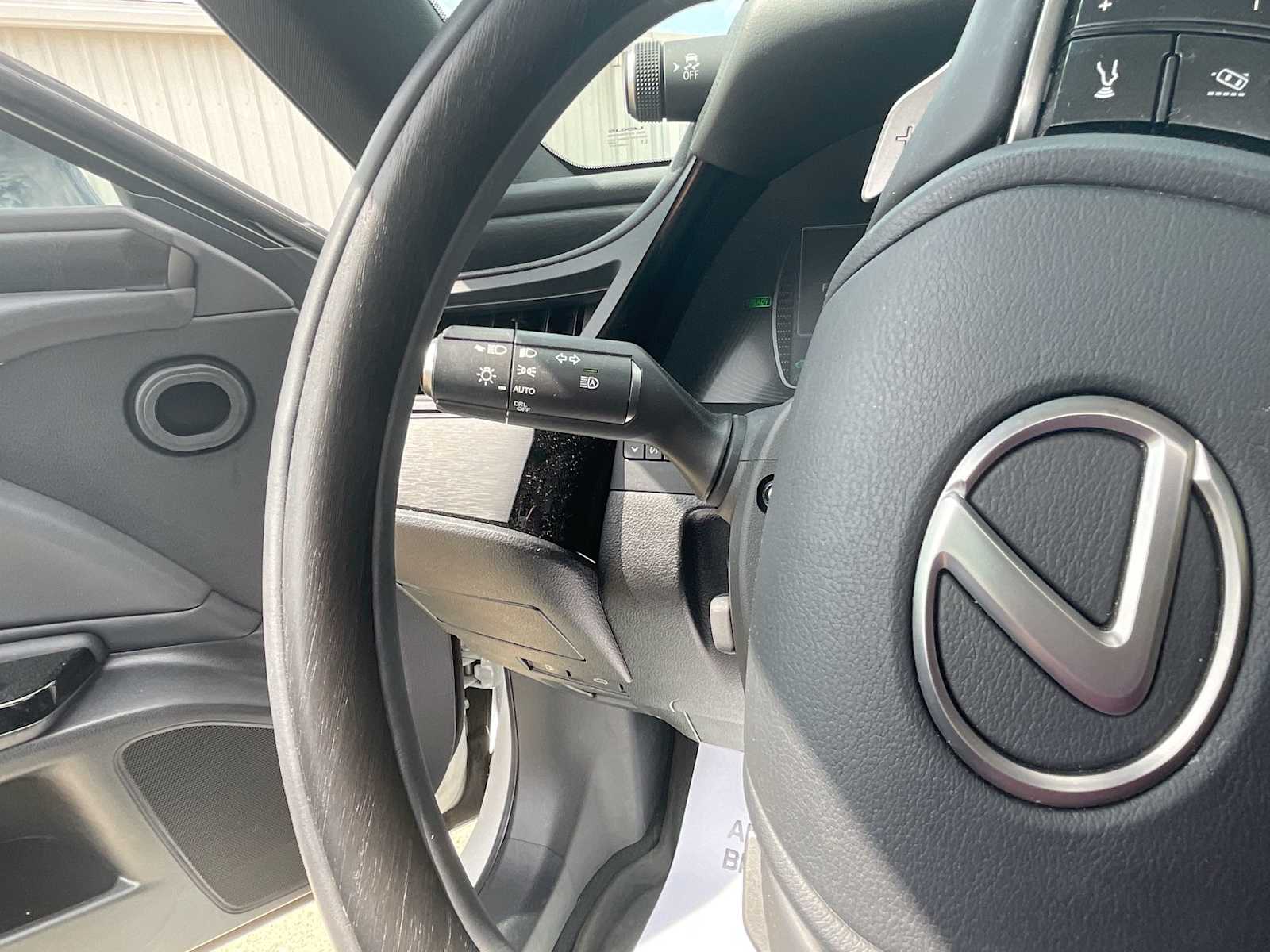 Thumbnail: 2023 Lexus ES - 20